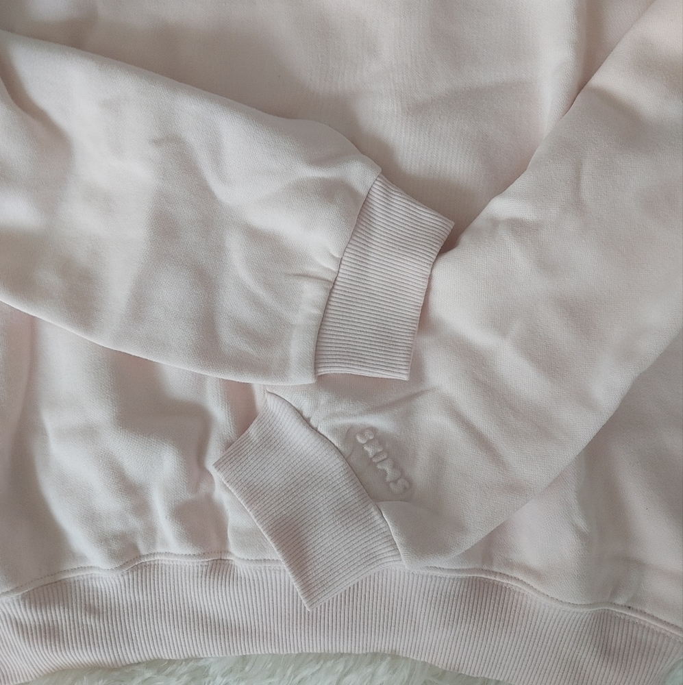 SKIMS Cotton Fleece Crew Neck Sweatshirt - Picture 8 of 15